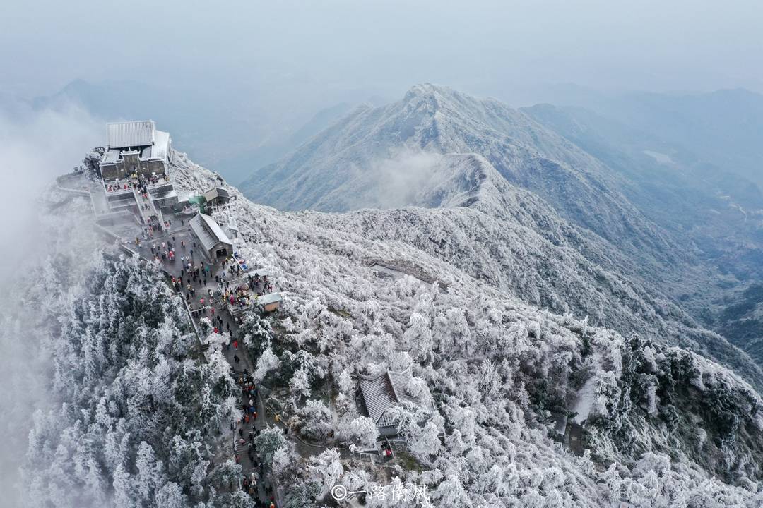 封寺|湖南衡山一下雪就美得像仙境，广东人乘坐高铁去看雪很方便