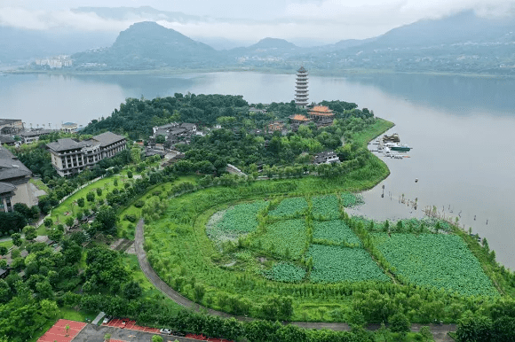 汉丰湖手抄报图片