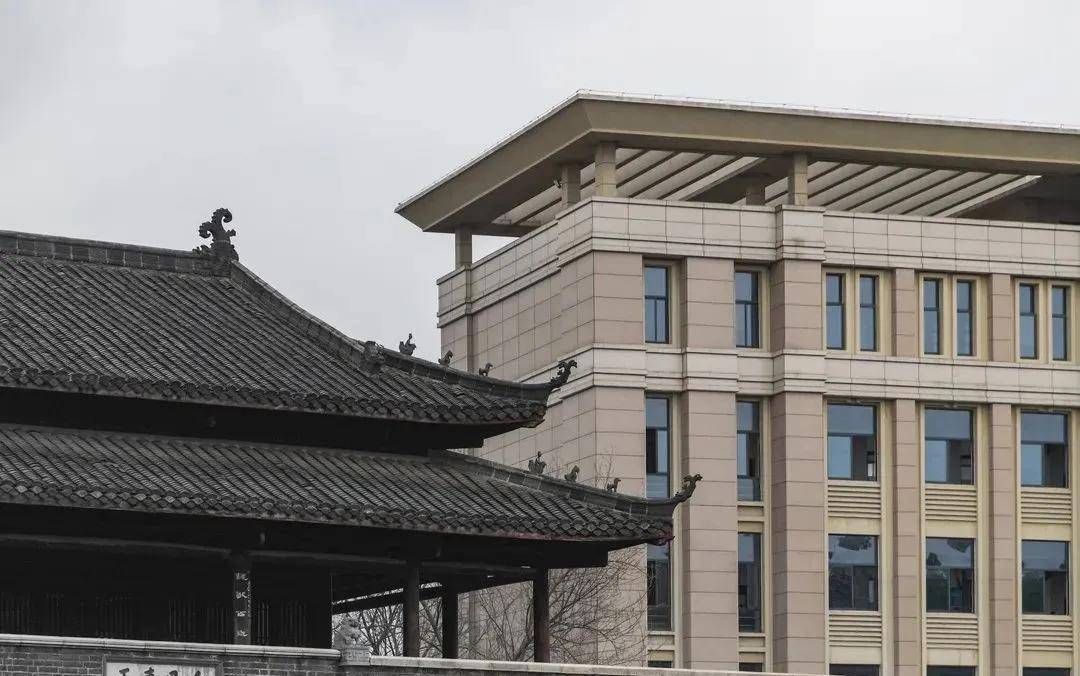▌白日青天·谯楼 - 671岁part 02沿江路上车水马龙,长江上来往船只