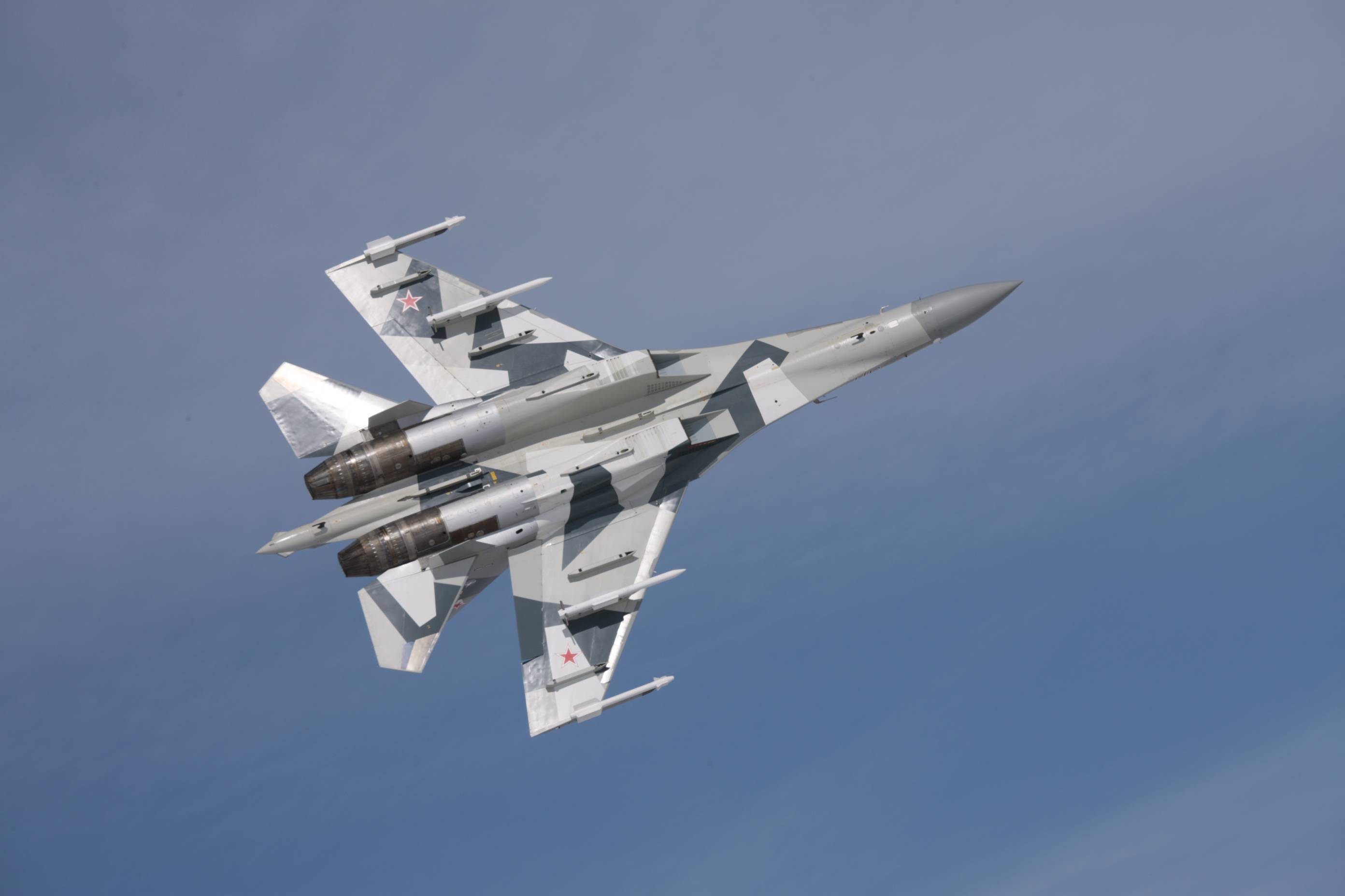 原创俄罗斯顶级战机苏35战斗机实力强大机身结构采用大量的钛合金