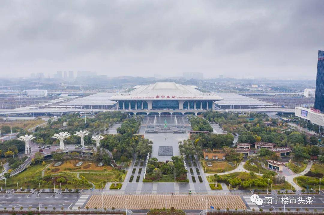 春运主场也从市中心的南宁站东移到凤岭北的南宁东站