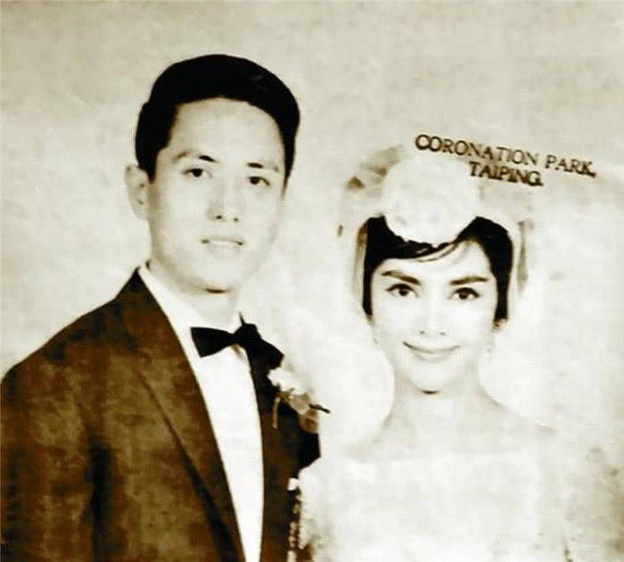 陈思思的第二段情是在淡出影坛后,她与蒋仕组合成新的家庭。蒋仕就是高