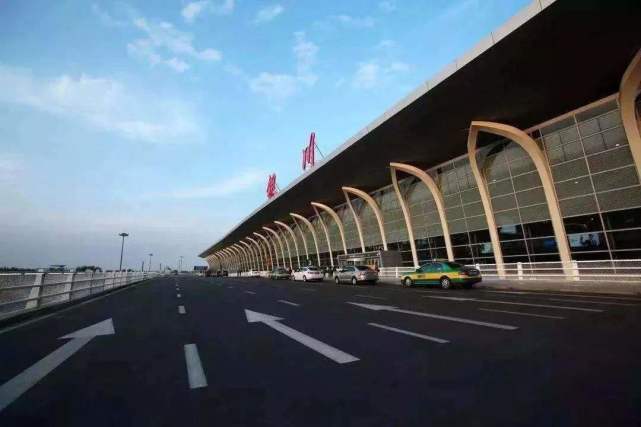 飞机场的停车费是怎么收的 3e20fae54012486fa1fd51308b357cca.jpeg