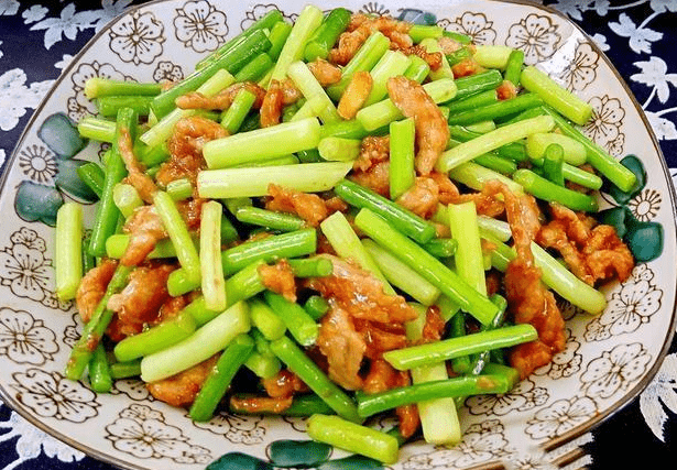 炒肉丝不腥不柴的做法 8613d705aa0146d5a5ea01791592546f.png