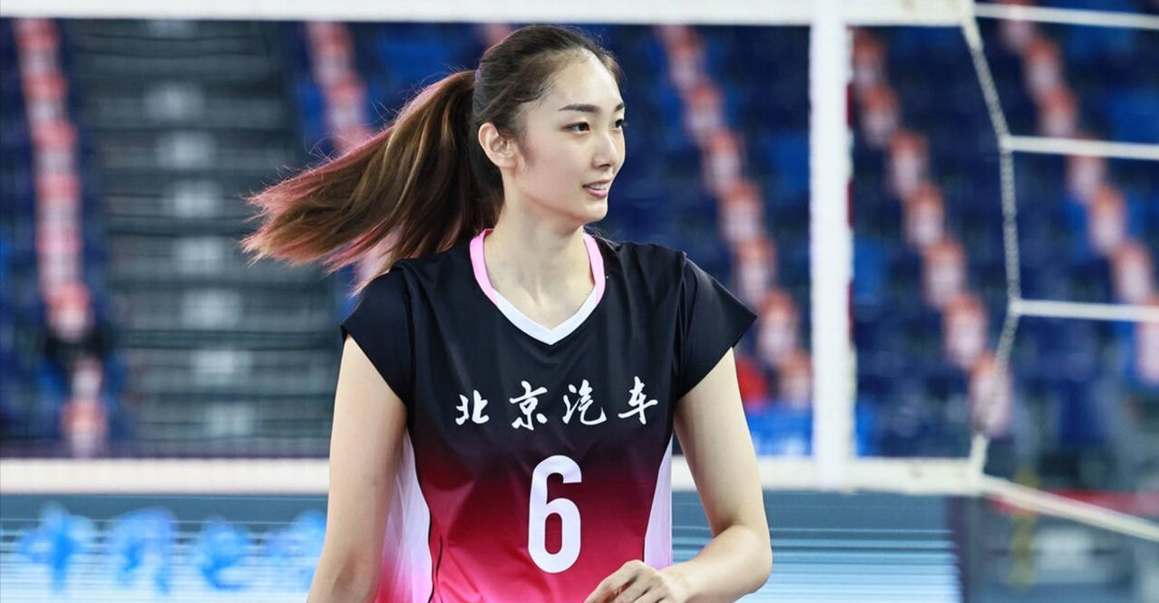死马当活马医!北京女排出怪招,196副攻改打强力接应_进攻_李珊_张宇