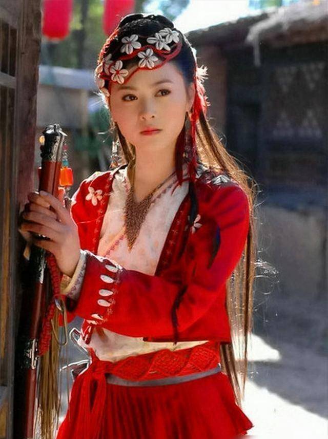 三亚 沈腾一家三亚度假,老婆穿着宽松被嘲:中年妈妈硬是穿成了奶奶辈