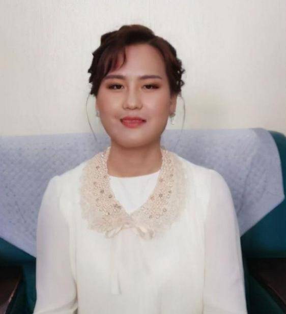 社会歪脸女孩整容成功后拒当网红，终圆教师梦，网友评其：不忘初心