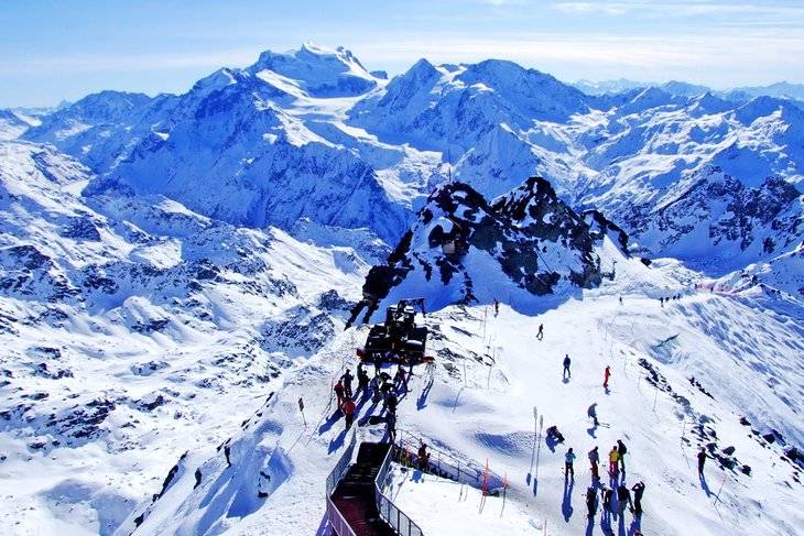 世界上著名的滑雪胜地 367304ed7c4341d2a47760f181e36c1a.jpeg
