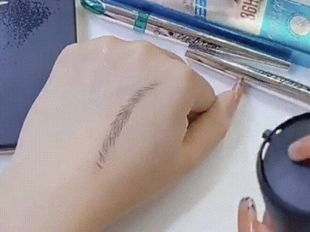 画眉为何“不赞成”女人纹眉？纹眉师“道出”实话，庆幸当初没跟风