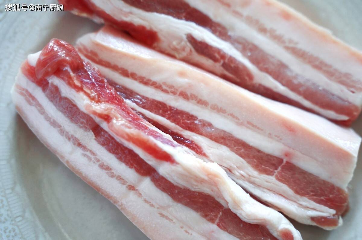 肥瘦|吃了30年豬肉，才知道五花肉還分“上下”，口感和肉質(zhì)差別這么大
