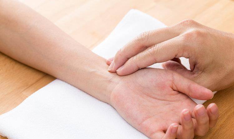 身上热怎么调理 bd5a5156b5d4499eb1ab833e818cab7b.jpeg