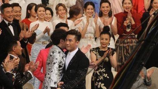 2号女嘉宾王佳被张天翼带走2022年2月11日