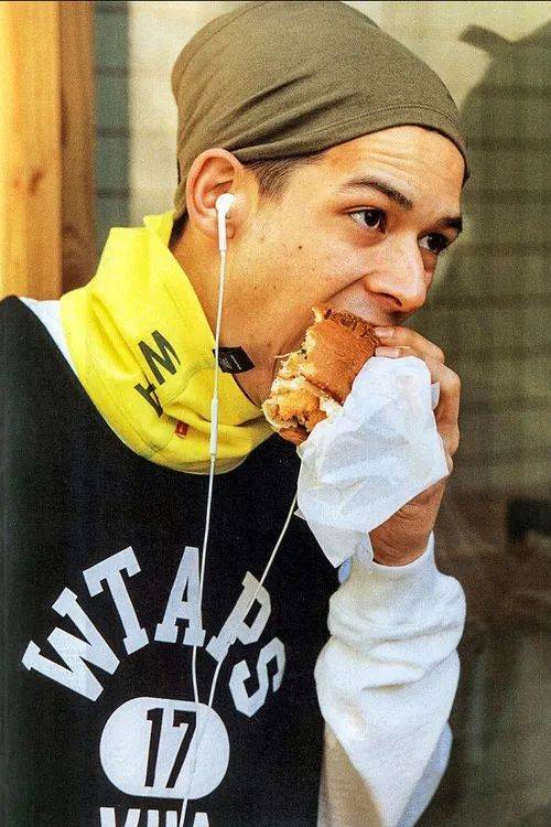 在《popeye》打造的 wtaps 造型片长谷川昭雄不是一味要把衣服的细节