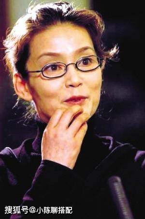 黑长直 为什么50+女性偏爱短发,看何赛飞、潘虹的这些发型就明白了