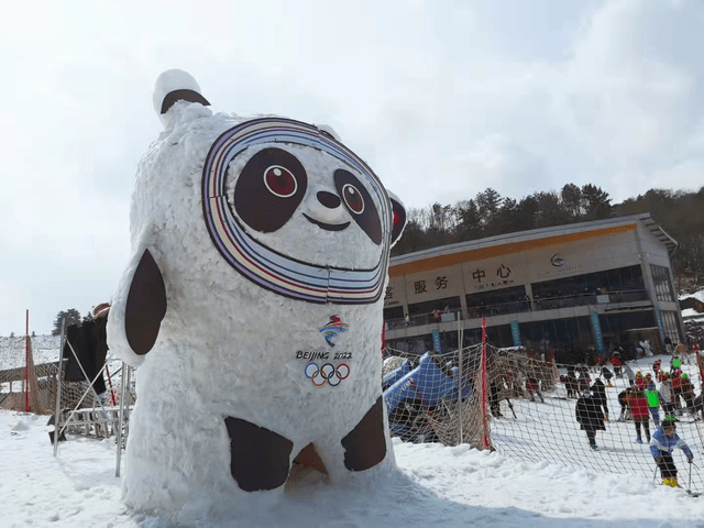 冰雪2022，广元曾家山惊现巨型“雪墩墩”，拍客：最真实的雪墩墩