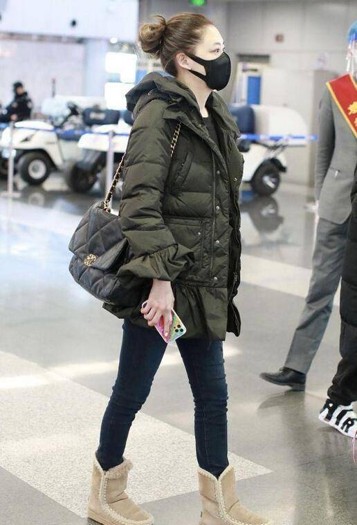 鲨鱼裤穿搭怎么配羽绒服 13ae244c9549419aa87814bdf56d0779.jpeg