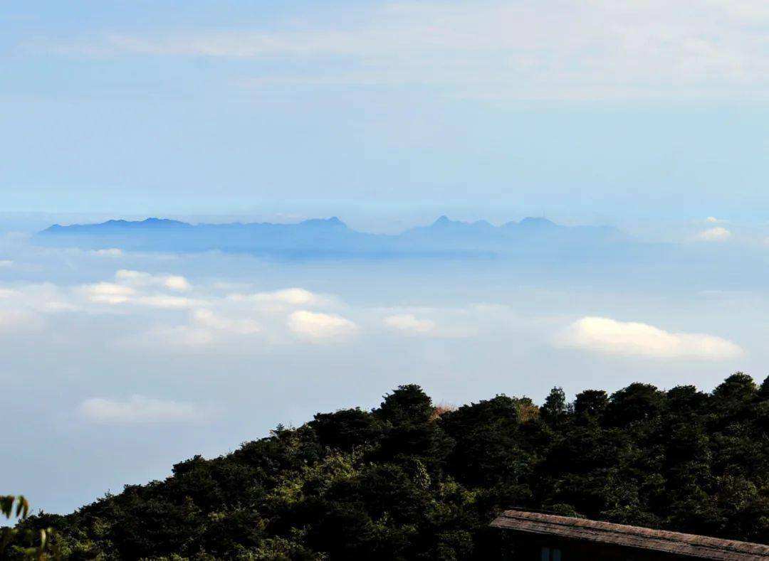 有百粤群山之祖、蓬莱仙境之称的山，有大小山峰432座