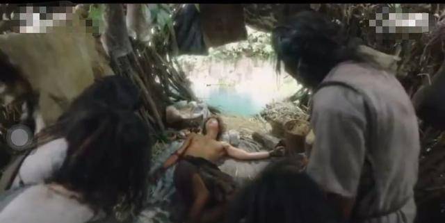 宋仲基宋仲基新剧造型撞款步惊云，泡面头配紫色唇彩像换了张脸