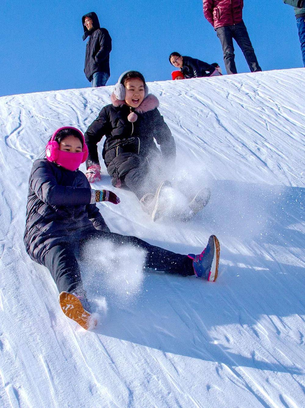 冰雪燃擎助力冬奧一起玩冰雪一起慶元宵一起向未來