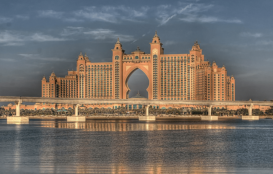 迪拜“最豪气”的酒店，一晚35000元，连洗漱用具都是黄金