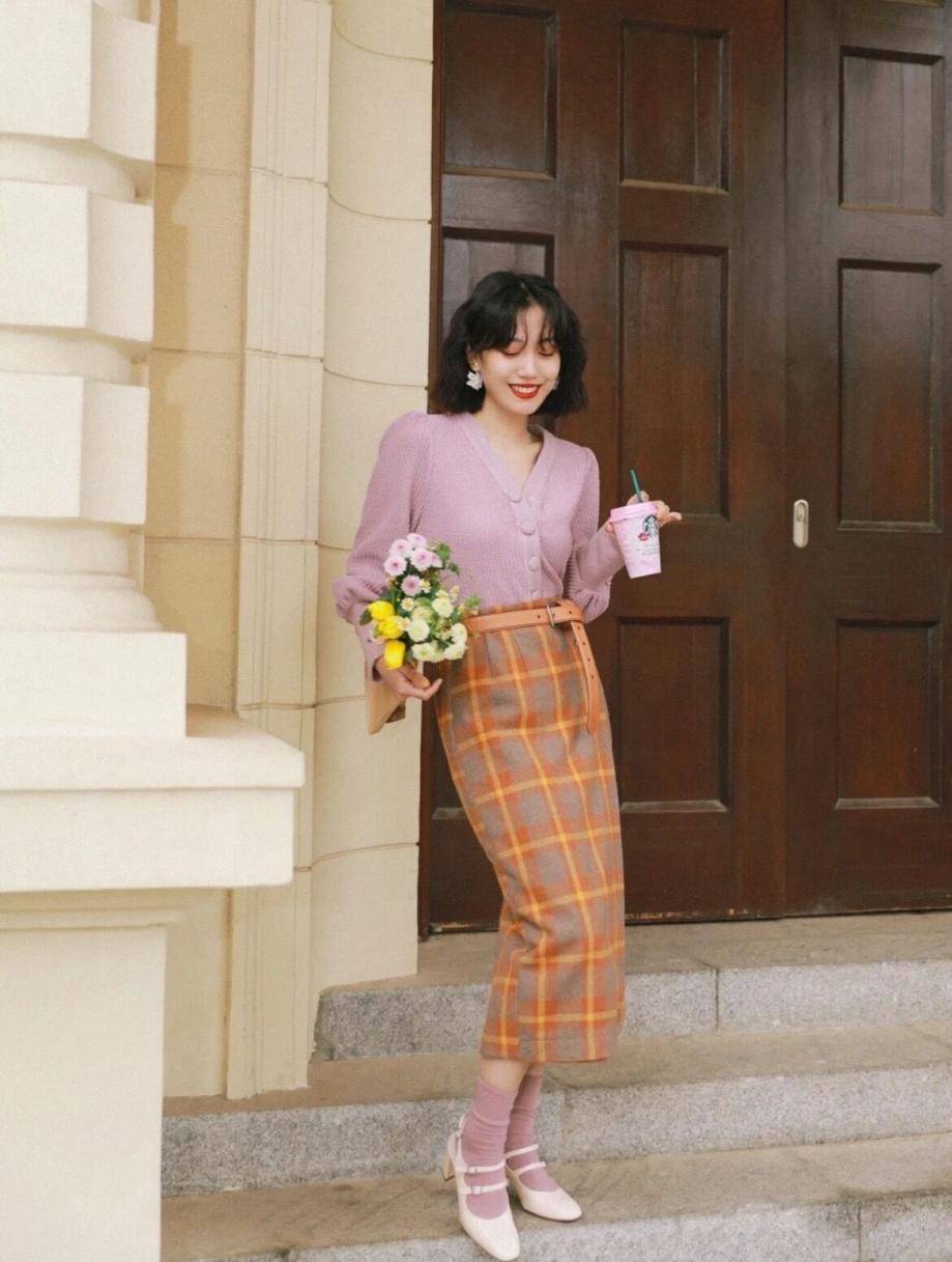 曲线 A字裙VS直筒裙,哪个和毛衣更“合拍”?看完对比就知道怎么选了