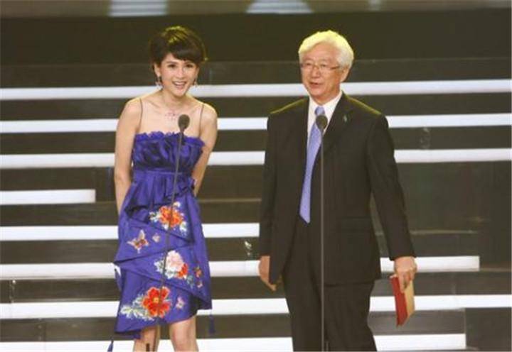 原创她曾与冯小刚共处一室8小时曝光后被丈夫果断抛弃自毁前程