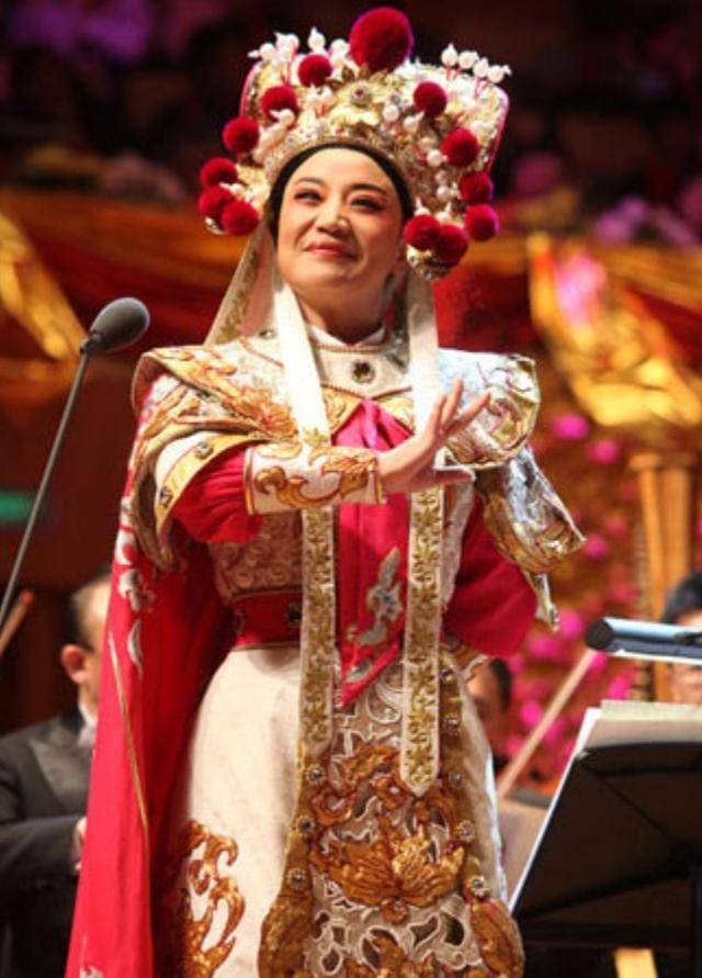 王为念节目中俨然情感大师风范,生活中两段失败婚姻一地鸡毛_王奥