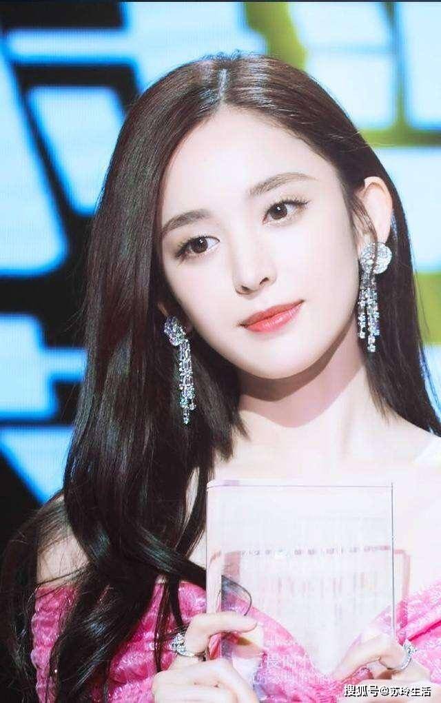 因为不管多大年纪女人,这个地方不懂得“下功夫”,都很难变得精致