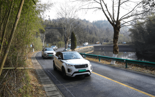 路虎极光l 2024款绿色 00a9a87a93b7427dacf93717d39b9ac8.png