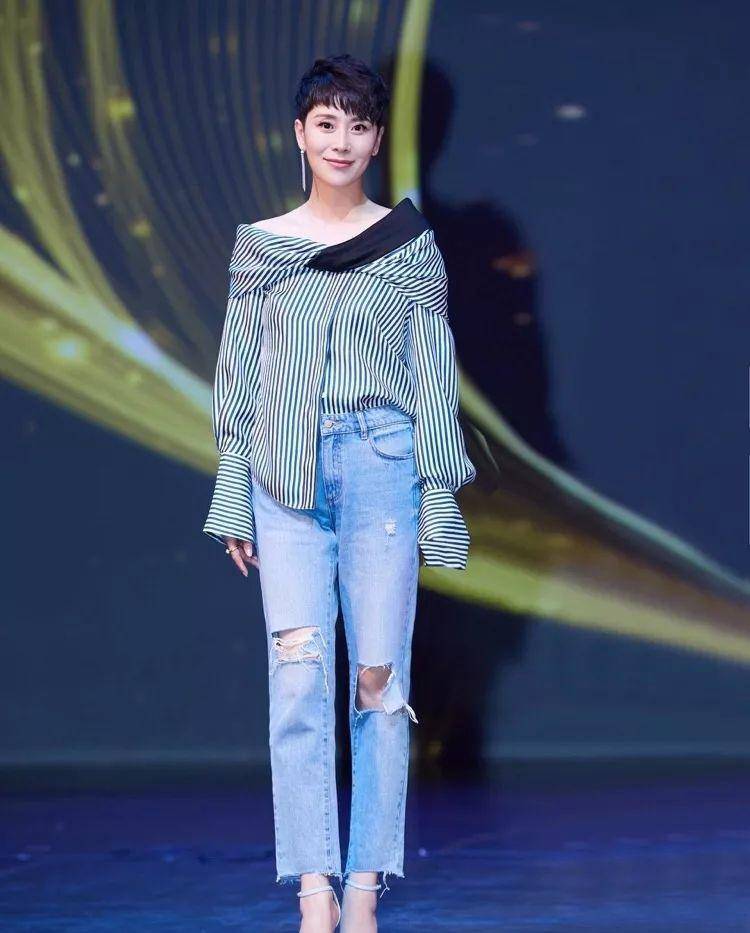 从《蜗居》《媳妇的美好时代》到《小别离》《小欢喜》,每次出演家庭