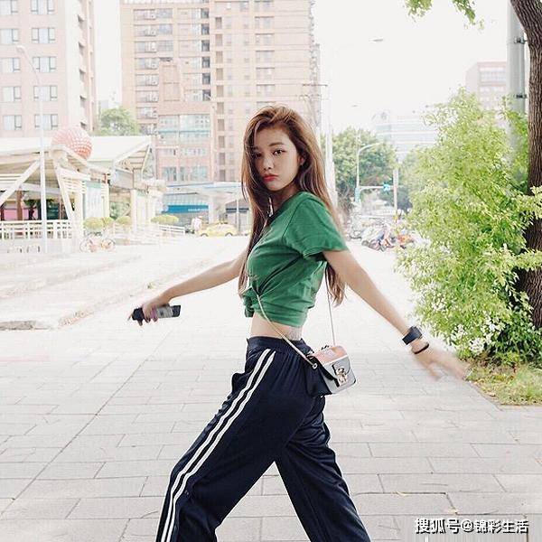 林志玲 论“冻龄”林志玲都输给她了！40岁不“装嫩”也活成了20岁的样子