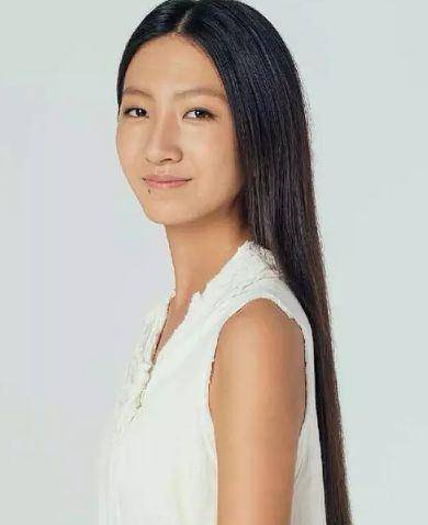 女儿奴爸爸、霸总弟弟、成人礼来了半个娱乐圈！比王文也还玛丽苏封面图