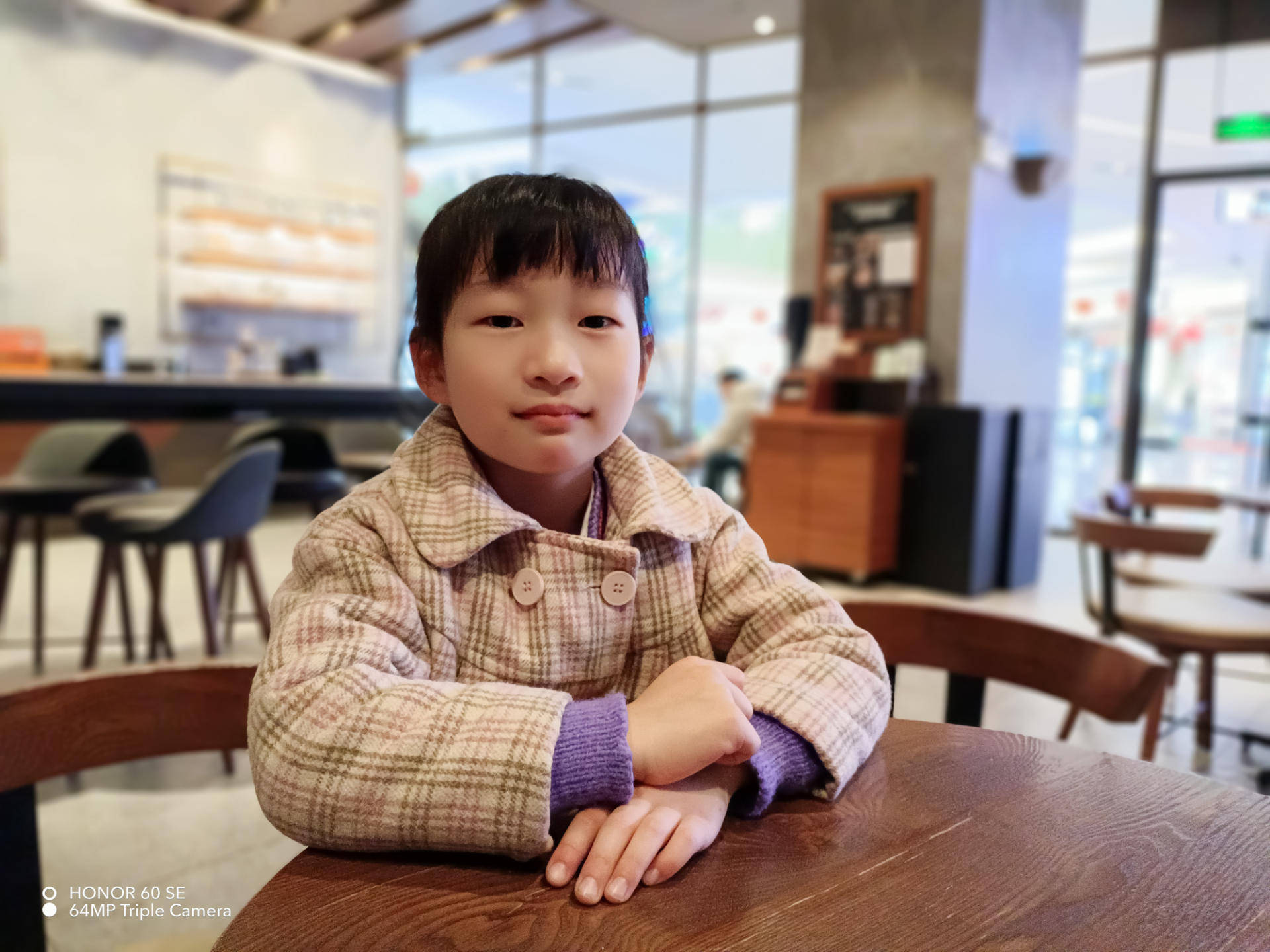 2000元的机，5000元的屏？荣耀60 SE轻体验