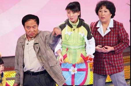 2006年又第二次的登上央视舞台出演小品与牛群,刘晓梅《打工幼儿园》