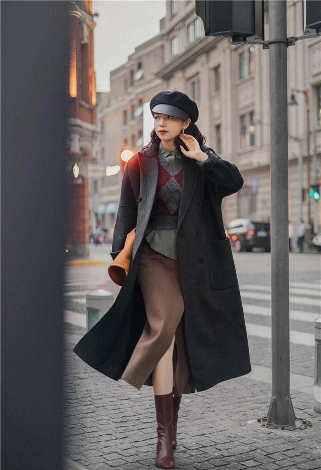 大腿 有一种优雅大方的美叫:三木穿“膝下裙”,35岁左右的女人快收藏