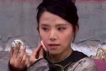 巅峰刘诗诗产后首现身，为啥别人老10岁她却美成颜值巅峰？