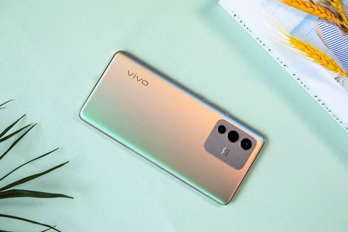 摄影情侣合照的秘密武器：用vivo S12 Pro轻松拍出氛围感大片