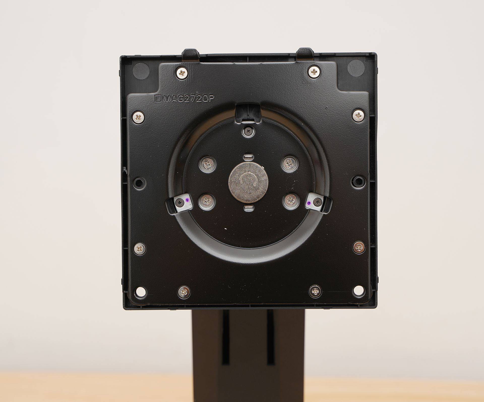 妥妥的游戏外挂 微星MAG274QRF-QD电竞显示器开箱体验