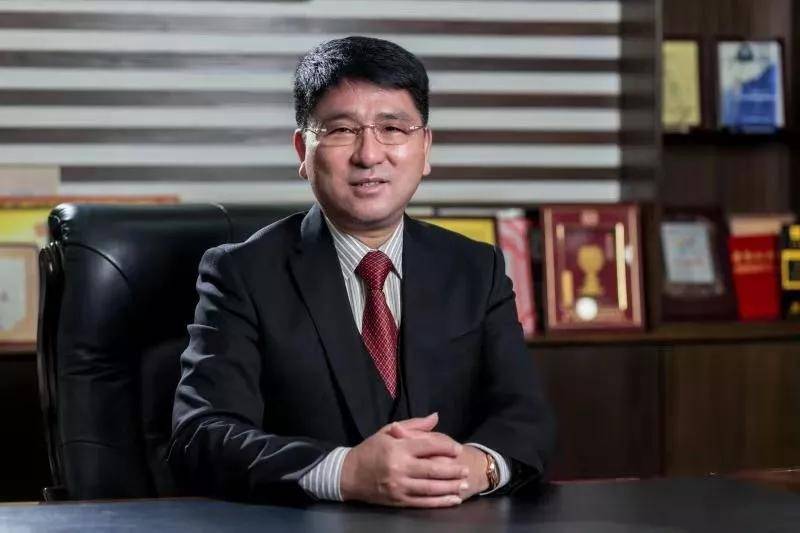 徐钢集团董事长王爱钦从纺织厂业务员到掌舵大型钢铁集团需要几步