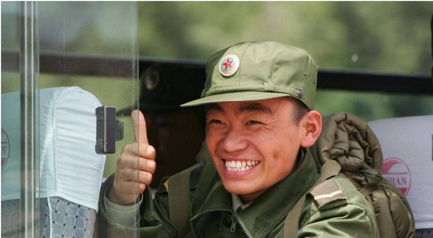 老唐|从一位“傻根”式人物角色，到执导演片的导演，王宝强经历什么？