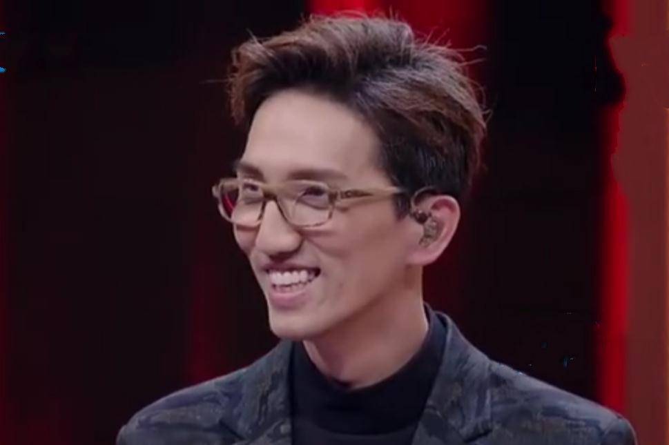 林志炫承认已婚,太太是干妹妹,曾被问及女友时他巧妙避开话题_单身