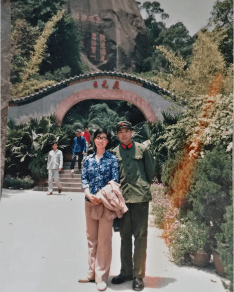 真甜 父母的爱情：上世纪九十年代情侣照，他们笑得真甜