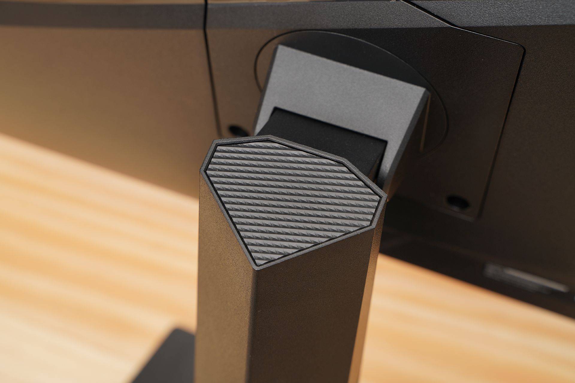 妥妥的游戏外挂 微星MAG274QRF-QD电竞显示器开箱体验