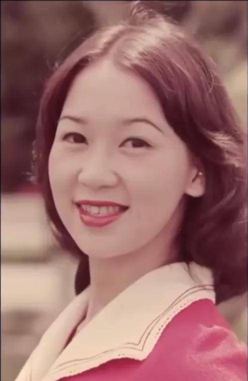 她是周星驰"御用奶妈",扮丑30年逗笑一代人:做人最紧要系开心_朱咪咪