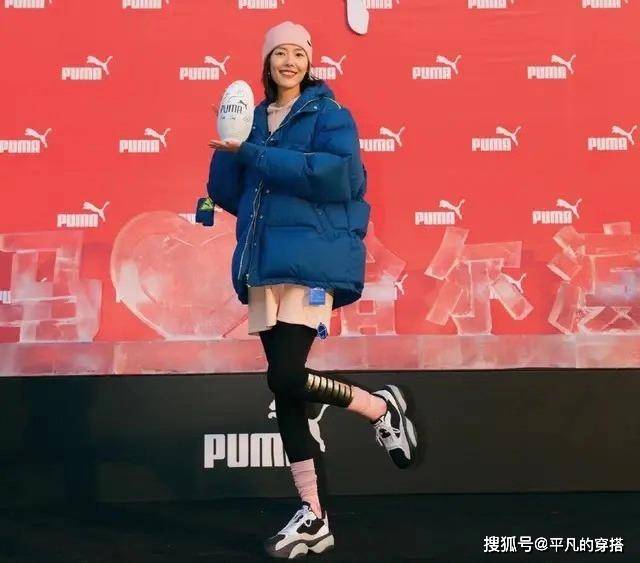 袜子 比秋裤外穿还厉害的操作:“打底裤+露袜”,明星超模都在这么穿