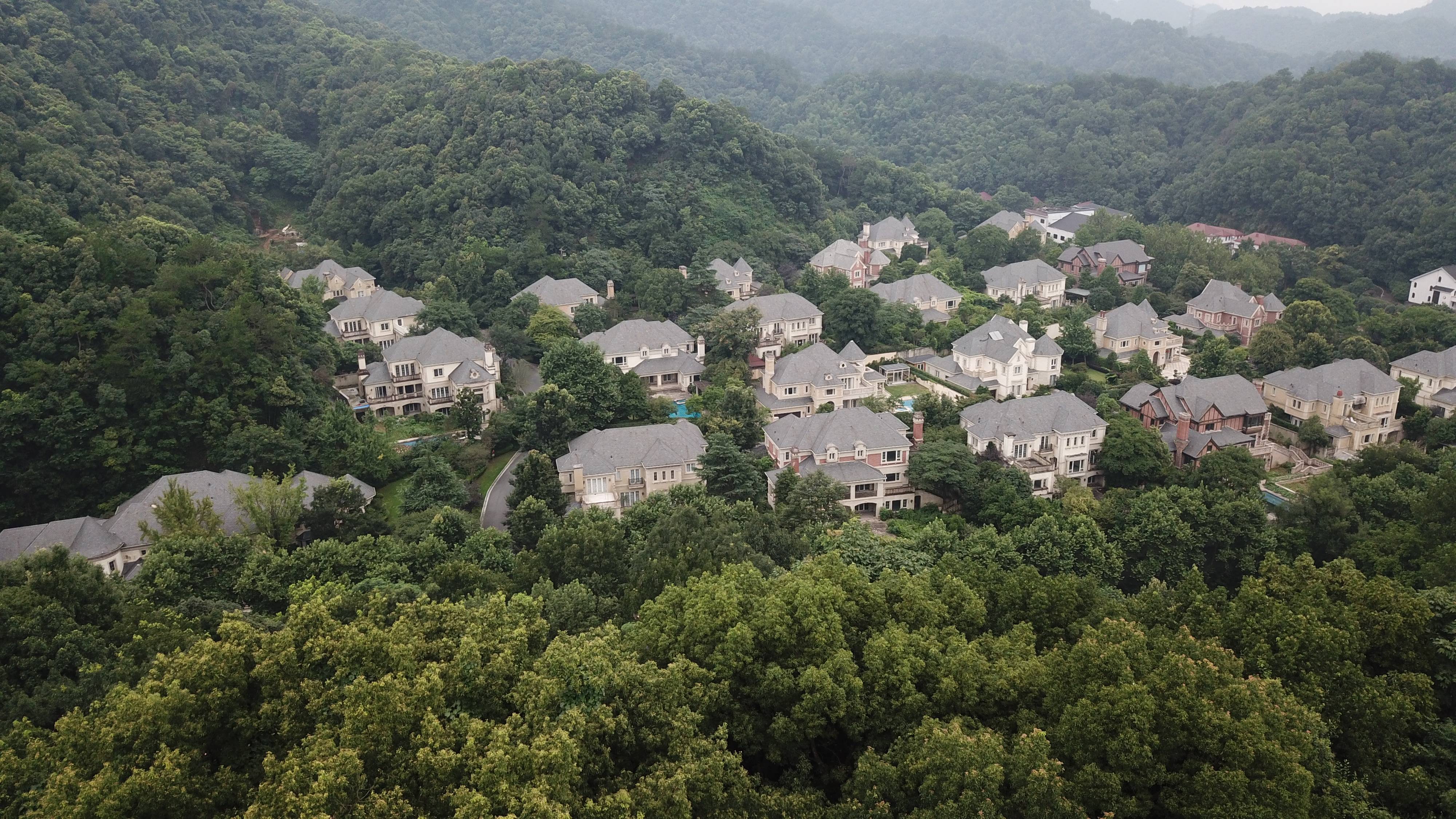 来自|中国最美县城藏在浙江，全国的快递基本上都来自这里，景色很美