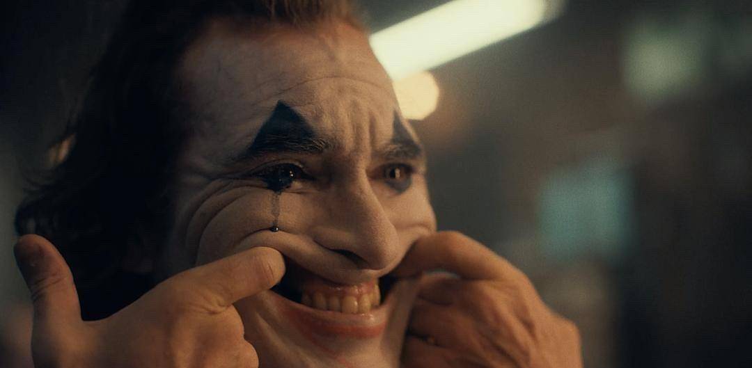 曾为|45岁封帝！杰昆·菲尼克斯获得奥斯卡影帝，曾为“小丑”减重47斤