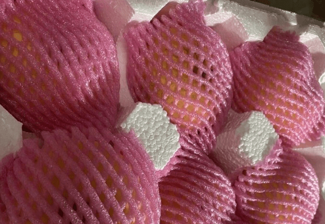 超有趣滑雪大会 虞书欣穿得像个苹果网套 粉紫色