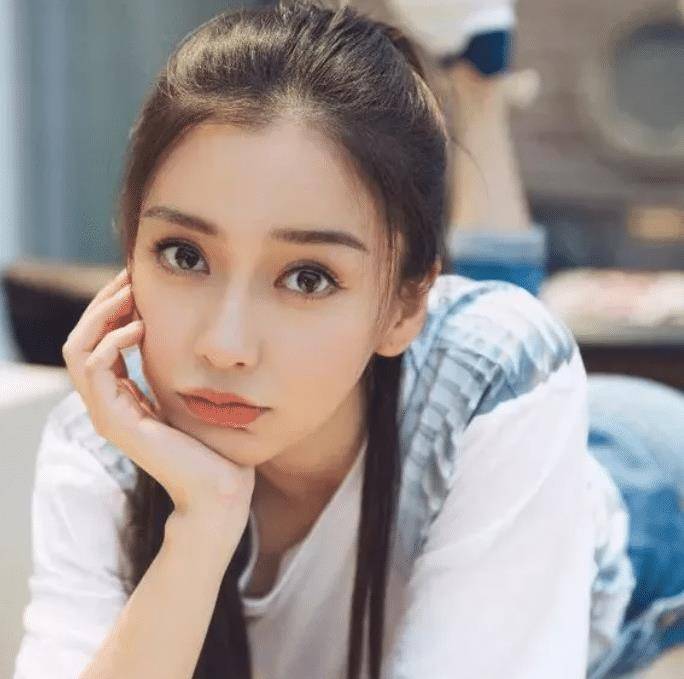 女神“奶茶色妆容”成经典款，赢得女神青睐，清纯不失优雅