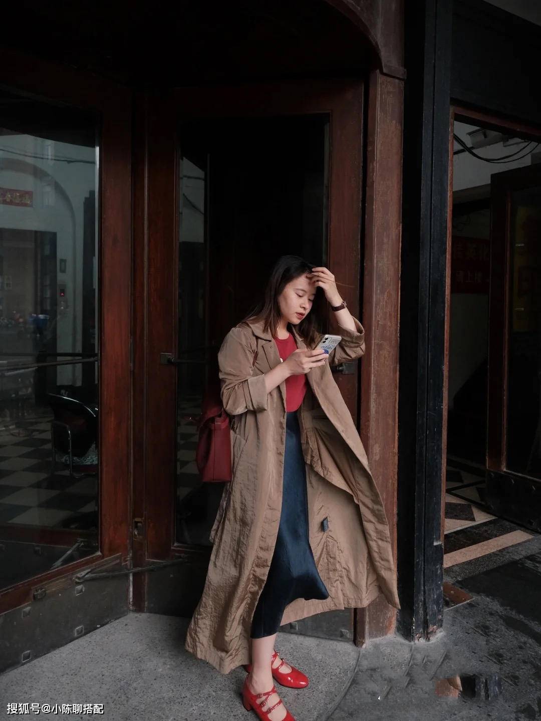 服装 难怪小个子博主都不穿老爹鞋了！今年流行的这双鞋太好看了